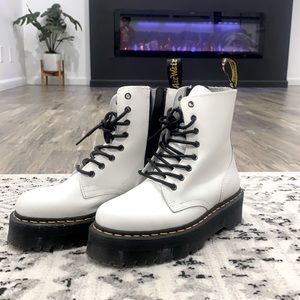 DR. MARTENS BOOTS